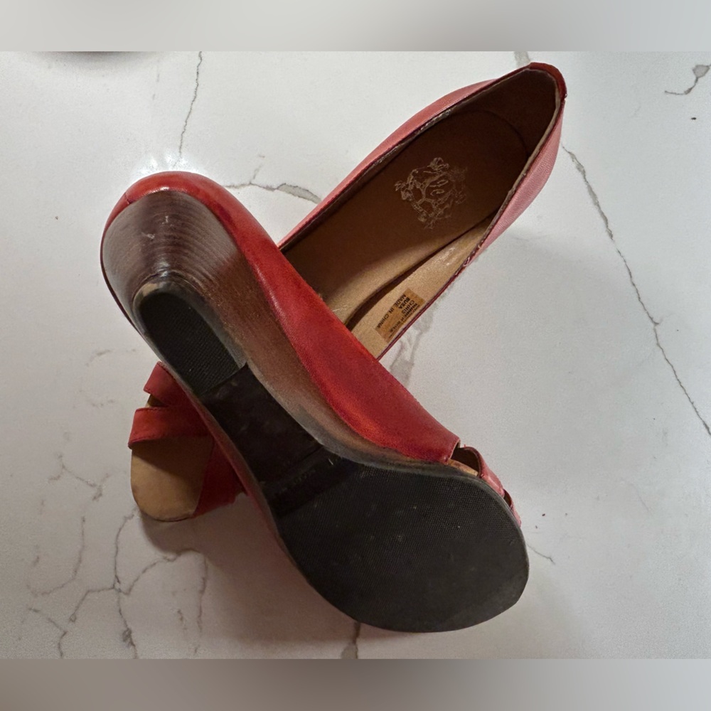 Red leather & wood wedge heels - Picture 8 of 13